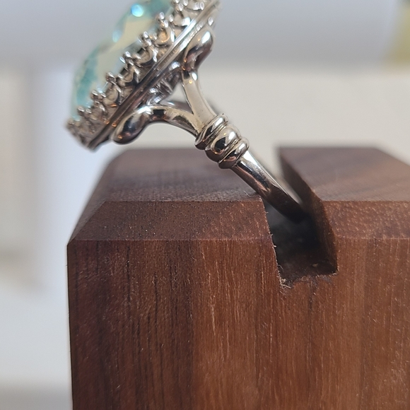 Silver and Swarovski light blue crystal ring. Only worn once! - Picture 10 of 15